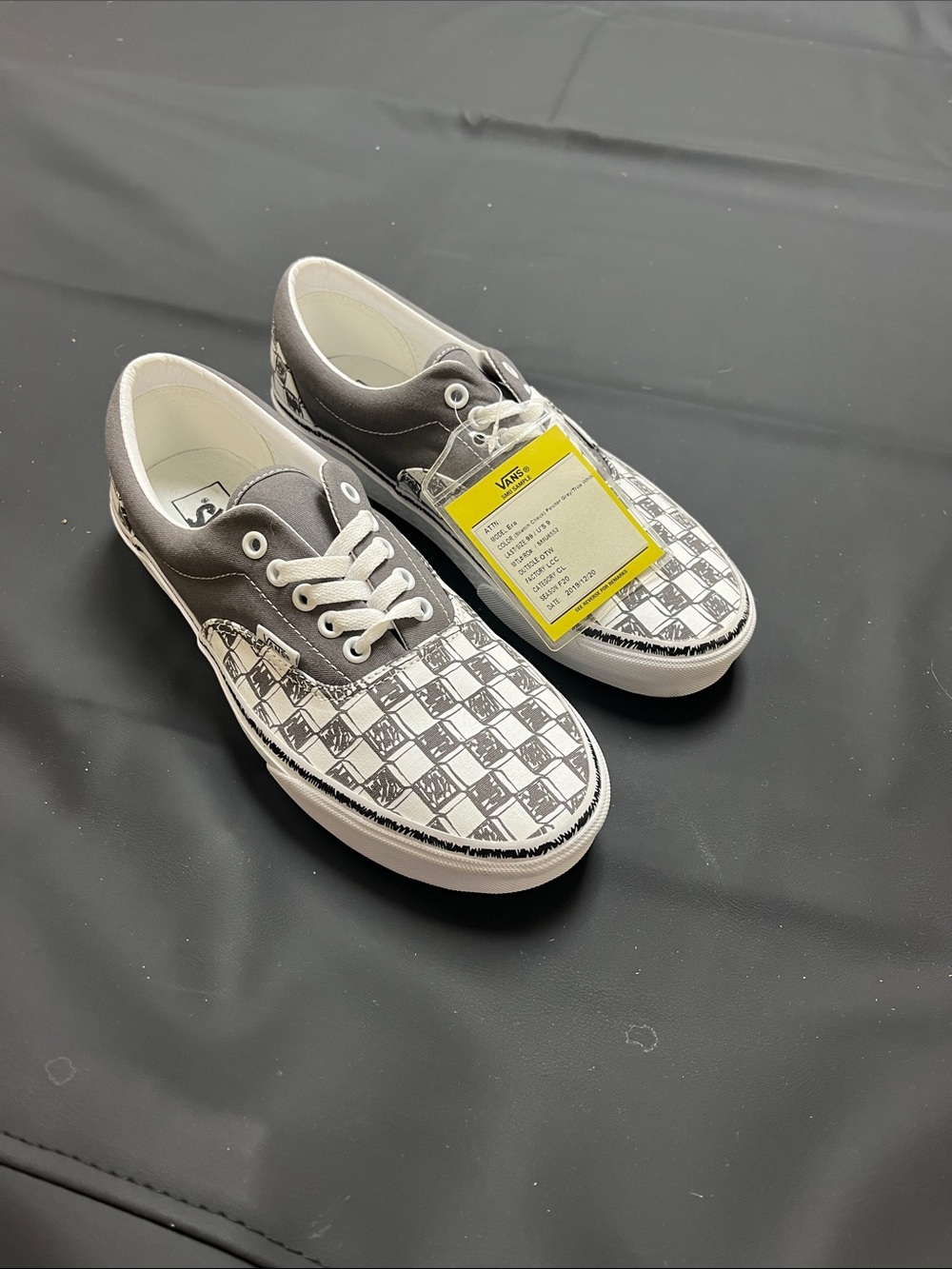 Vans Men’s Gray and White Checkerboard Low-Top Sneakers